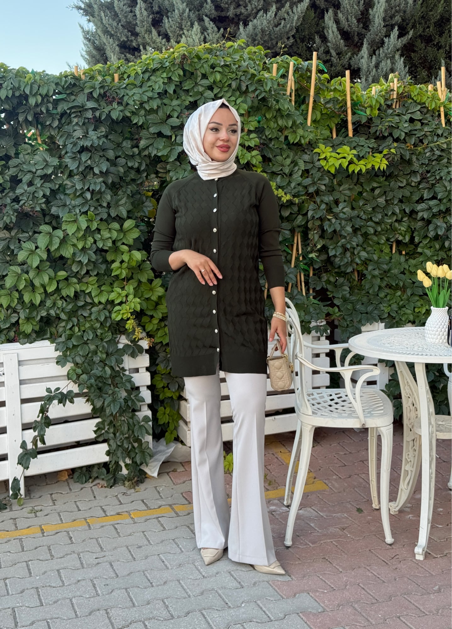 NUSS KAZAYAĞI DESENLİ TRİKO HIRKA